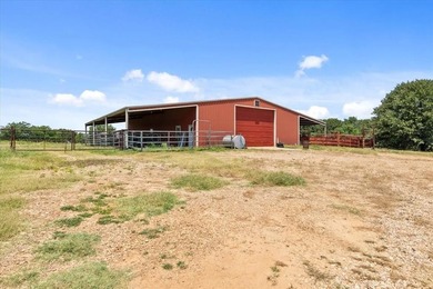 Nestled on one of the highest hilltops in Paris, Texas, this - photo 39
