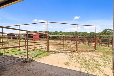 Nestled on one of the highest hilltops in Paris, Texas, this - photo 40
