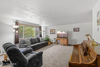 Welcome to this move-in ready 4BD/2BA home offering 2,113 sq. ft - photo 8