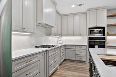 (SEE AGENT REMARKS)Recently completed ready for move-in! What a - photo 11