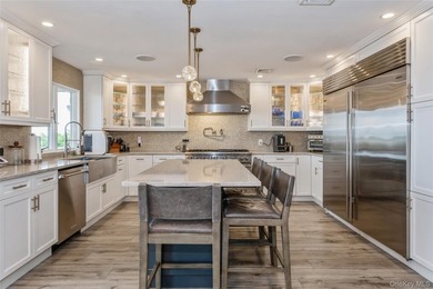Spectacular Waterfront Luxury Estate in Lido Beach Nestled in - photo 11
