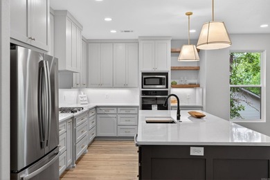 (SEE AGENT REMARKS)Recently completed ready for move-in! What a - photo 12