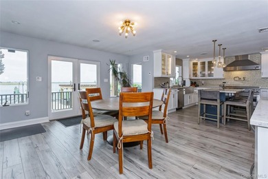Spectacular Waterfront Luxury Estate in Lido Beach Nestled in - photo 13