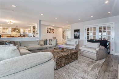 Spectacular Waterfront Luxury Estate in Lido Beach Nestled in - photo 14