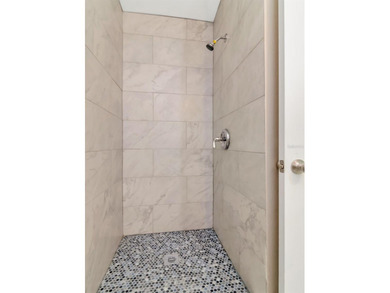 8 Unit Duplex portfolio in South Bradenton. There are a total of - photo 15