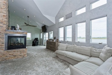 Spectacular Waterfront Luxury Estate in Lido Beach Nestled in - photo 18