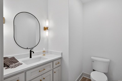 (SEE AGENT REMARKS)Recently completed ready for move-in! What a - photo 19