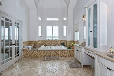 Spectacular Waterfront Luxury Estate in Lido Beach Nestled in - photo 19