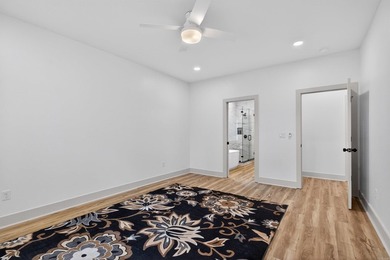 (SEE AGENT REMARKS)Recently completed ready for move-in! What a - photo 21