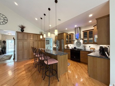 Welcome to 112 Lakeview Terrace, a completely private sanctuary - photo 21