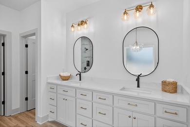 (SEE AGENT REMARKS)Recently completed ready for move-in! What a - photo 23