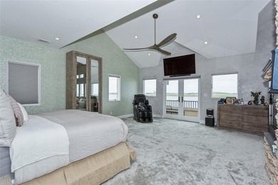 Spectacular Waterfront Luxury Estate in Lido Beach Nestled in - photo 23