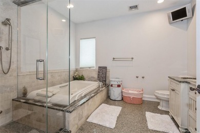 Spectacular Waterfront Luxury Estate in Lido Beach Nestled in - photo 24