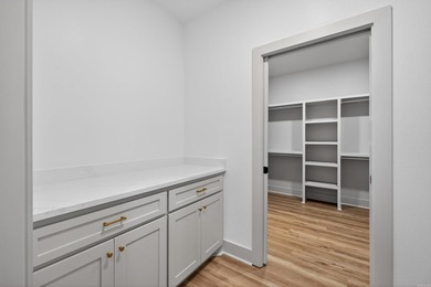 (SEE AGENT REMARKS)Recently completed ready for move-in! What a - photo 29
