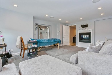 Spectacular Waterfront Luxury Estate in Lido Beach Nestled in - photo 29