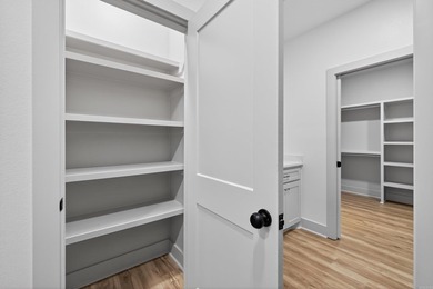 (SEE AGENT REMARKS)Recently completed ready for move-in! What a - photo 32
