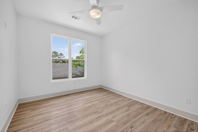(SEE AGENT REMARKS)Recently completed ready for move-in! What a - photo 33