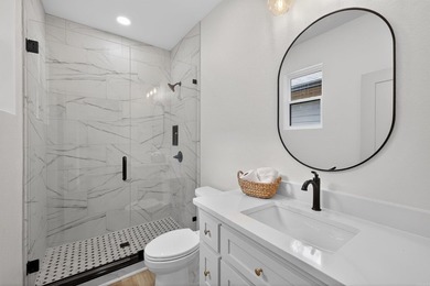(SEE AGENT REMARKS)Recently completed ready for move-in! What a - photo 36