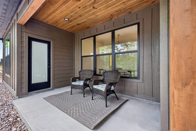 (SEE AGENT REMARKS)Recently completed ready for move-in! What a - photo 42