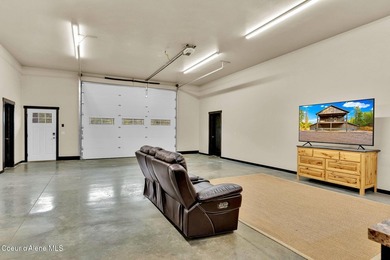 Set on 2.68 acres, this 3,200 sq. ft. shop house offers space - photo 6