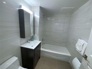 Flushing Prime Location, Brand New Condo. Walking Distance to - photo 12