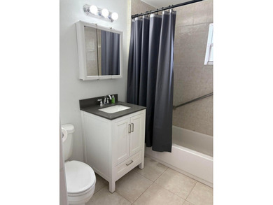 Mid-Centurymodern Duplex! Excellent Location! Walk to the - photo 12