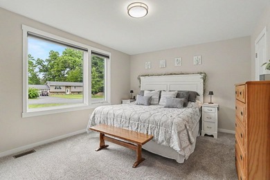 Absolutely pristine contemporary ranch in Belle Brook - photo 15