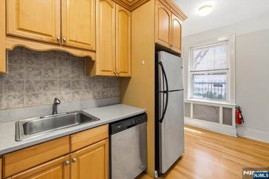 Enjoy easy living in this bright and inviting 550 sq ft - photo 15