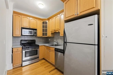 Enjoy easy living in this bright and inviting 550 sq ft - photo 17