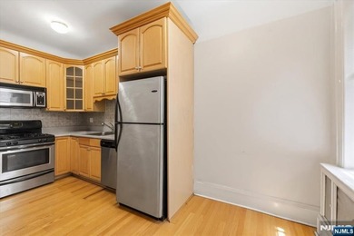 Enjoy easy living in this bright and inviting 550 sq ft - photo 18