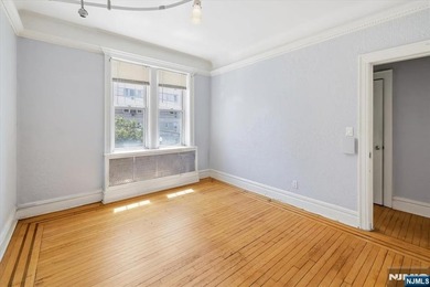 Enjoy easy living in this bright and inviting 550 sq ft - photo 19