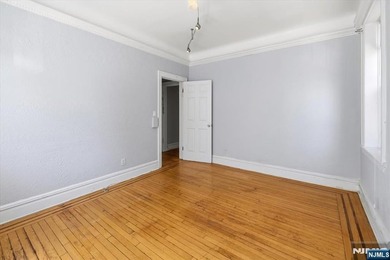 Enjoy easy living in this bright and inviting 550 sq ft - photo 20