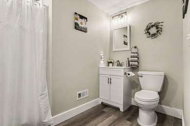 Absolutely pristine contemporary ranch in Belle Brook - photo 26