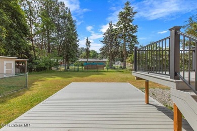 Beautifully updated 4-bedroom, 2.5-bath tri-level home in one of - photo 39