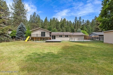 Beautifully updated 4-bedroom, 2.5-bath tri-level home in one of - photo 43