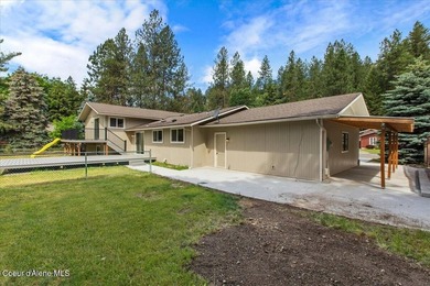 Beautifully updated 4-bedroom, 2.5-bath tri-level home in one of - photo 46