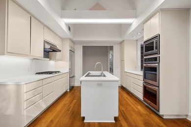 Designed and built by renowned Columbus builder Hal Averett - photo 11