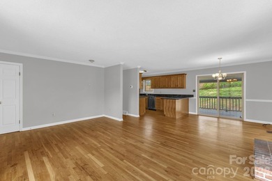 Outstanding location in North Asheville near lovely Beaver Lake - photo 11