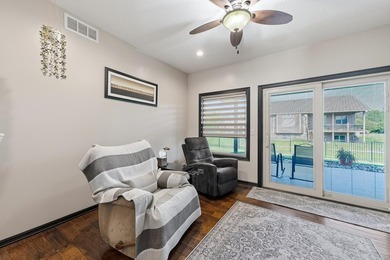 Welcome to this beautifully maintained 6-bedroom, 4-bath home - photo 11