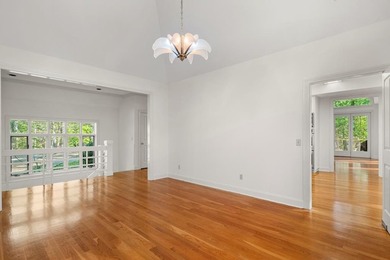 Designed and built by renowned Columbus builder Hal Averett - photo 13