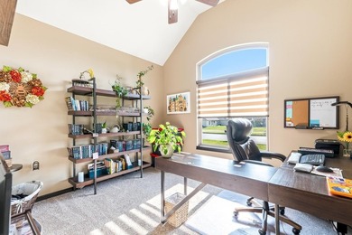 Welcome to this beautifully maintained 6-bedroom, 4-bath home - photo 16