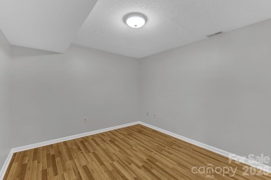 Outstanding location in North Asheville near lovely Beaver Lake - photo 21