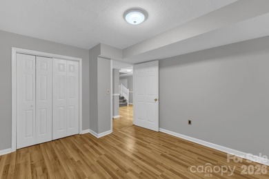 Outstanding location in North Asheville near lovely Beaver Lake - photo 22