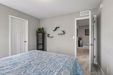 Experience the perfect blend of new construction quality and the - photo 27