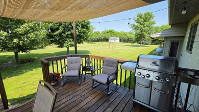 Lots of wide-open space with this ranch style home built on 1.11 - photo 28