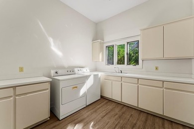 Designed and built by renowned Columbus builder Hal Averett - photo 32