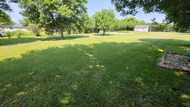 Lots of wide-open space with this ranch style home built on 1.11 - photo 35