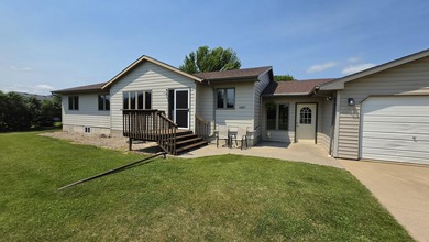 Lots of wide-open space with this ranch style home built on 1.11 - photo 37