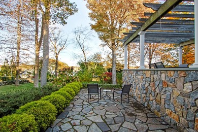 First time being offered is 21 Grove, an exquisite property - photo 37