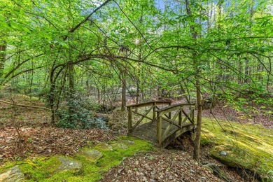 Designed and built by renowned Columbus builder Hal Averett - photo 49